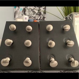 Knobs for dresser